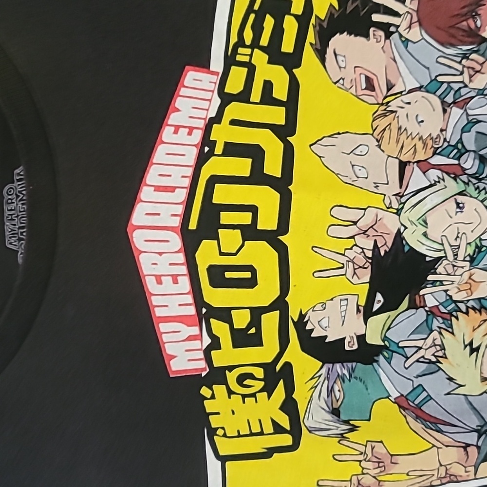 My Hero Academia T-Shirt Size M 🖤